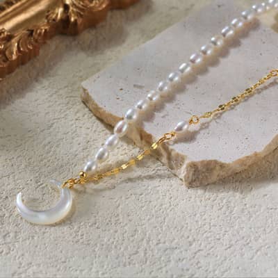 Half Silver Chain Dainty Moon Pendant Freshwater Pearl Necklace detail 3