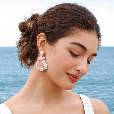 Bohemian Summer Shell Hand-Woven Seed Earrings Ocean Shell Pearl detail 3