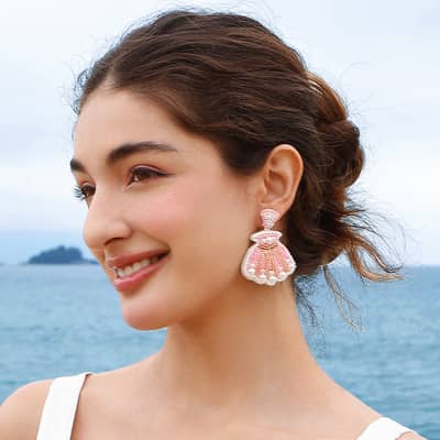 Bohemian Summer Shell Hand-Woven Seed Earrings Ocean Shell Pearl detail 4