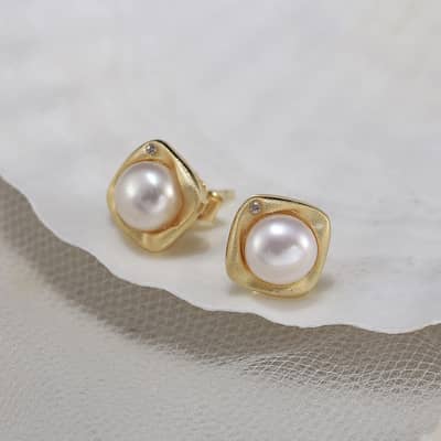 6mm Freshwater Cultured Pearl 14K Gold Plated White Genuine Natural Pearl Stud Earrings detail 2