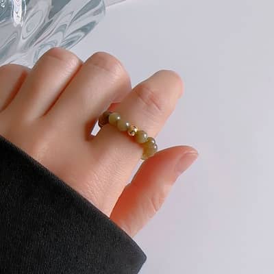 Minimalist Natural Stone Ring With 18K Gold Plated Beads detail 2