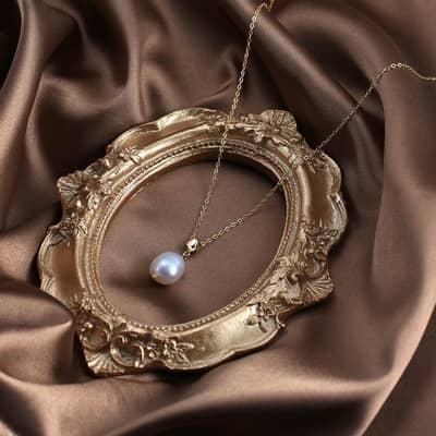 Unique Natural Freshwater Baroque Single Pearl Necklace detail 1