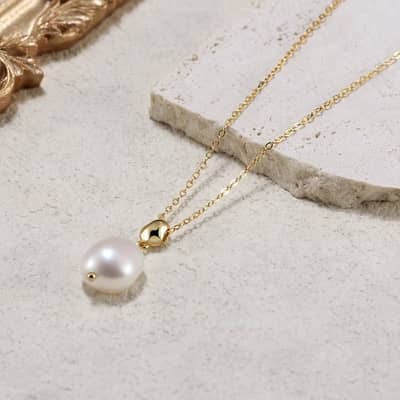 Unique Natural Freshwater Baroque Single Pearl Necklace detail 3