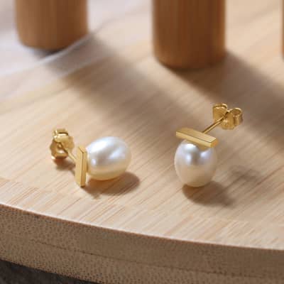 Korean Minimalist Celebrity Style 14K Gold Plated Freshwater Pearl Drop Earrings detail 2