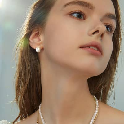 Korean Minimalist Celebrity Style 14K Gold Plated Freshwater Pearl Drop Earrings detail 3