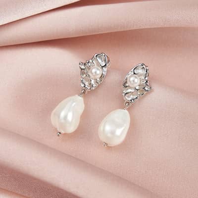 Fashion Freshwater Pearl Irregular Gold Plated Baroque Pearl Earrings detail 3