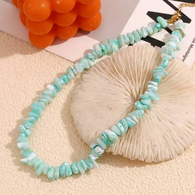 Creative Design Natural Crushed Stone Irregular Beads Necklace Green Stone Handmade Choker Party Jewelry detail 3