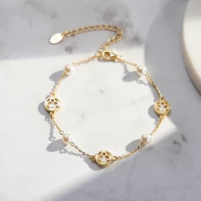 Delicate Non Tarnish 14K Gold Plated Shell Pearls Four Leaf Clover 925 Silver Bracelet detail 3