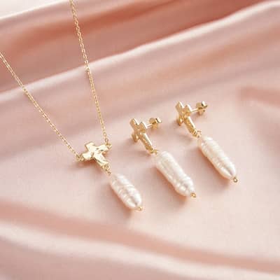 Elegant Freshwater Long Pearl Stick Pendant Necklace With Cross detail 2