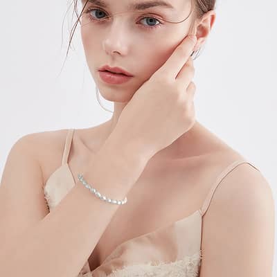 Delicate 14K Gold Plated Freshwater Pearl Beaded Bracelet detail 3