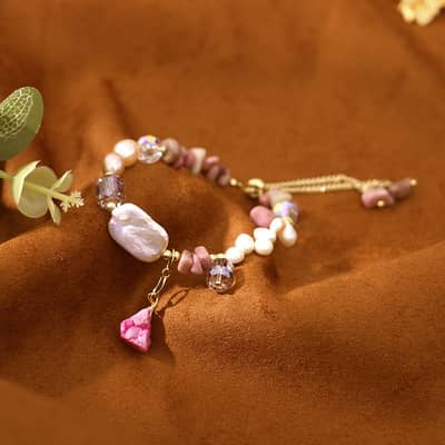 Vintage Natural Freshwater Baroque Pearl Red Crystal Bracelet detail 2