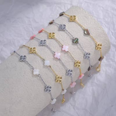 Lucky Shell Pearl Clover Bracelet 925 Silver Rhodium Plated White Pearl Four Leaf Clover detail 2