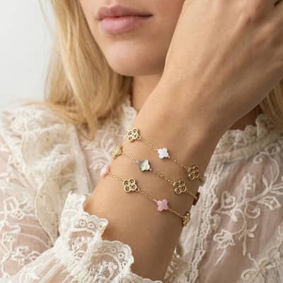 Lucky Shell Pearl Clover Bracelet 925 Silver Rhodium Plated White Pearl Four Leaf Clover detail 3
