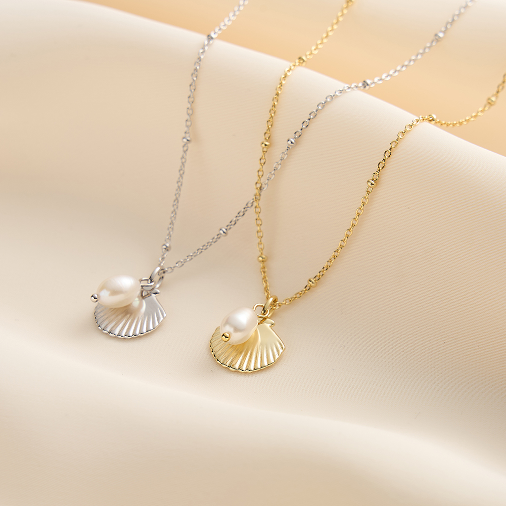 Baroque pearl shell pendant necklaces