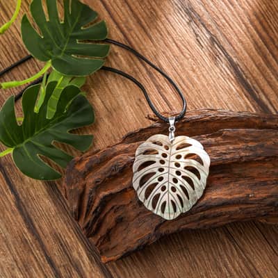 Fashion Big Sea Turtle Flower Leaf Leather Necklace Men Summer Beach Natural Abalone Shell Pendant Necklace Jewelry detail 5