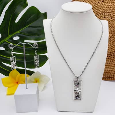 Gold Rectangle Bar With Plumeria Necklace & Natural Abalone Shell Turtle Drop Earring Jewelry Set detail 6