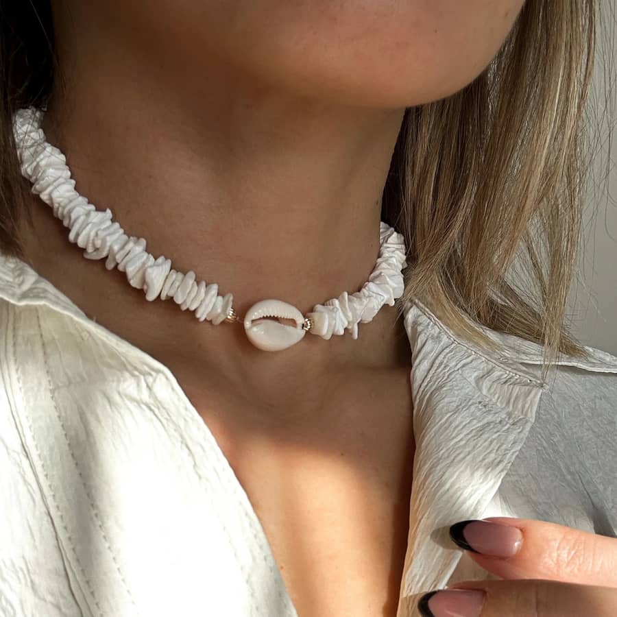 Trendy Handmade Natural Irregular Puka Shell Chips Choker Sweet Hawaiian Beach Seashell Conch Rasta Necklaces Men - main