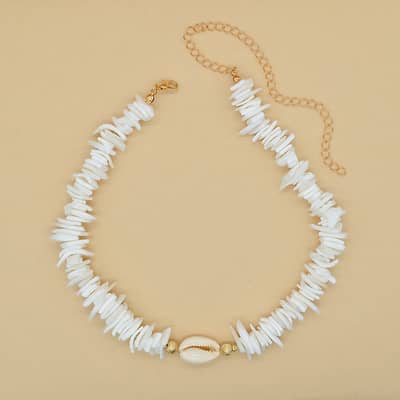 Trendy Handmade Natural Irregular Puka Shell Chips Choker Sweet Hawaiian Beach Seashell Conch Rasta Necklaces Men detail 3