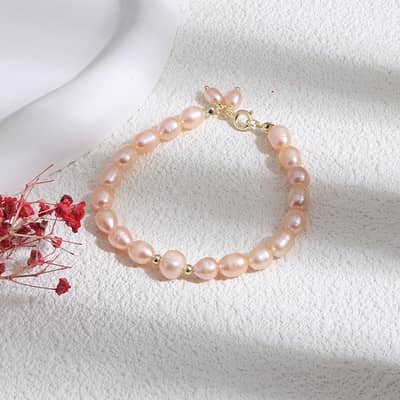 14K Gold Plated Minimalist Pearl Beaded Bracelet With White Purple Freshwater Pearls detail 4