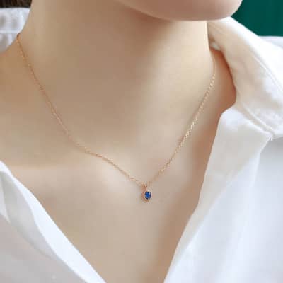 Vintage Style Geometric Shape 925 Sterling Silver Gold Plated Pendant Necklace with Carved Design detail 4