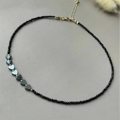 Vintage Minimalist Black Gallstone Heart-Shaped Shell Necklace detail 5