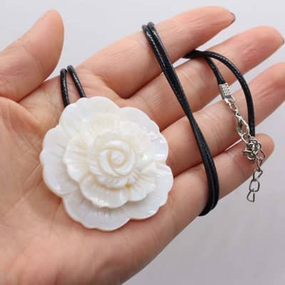 Trendy Multi-Layer White Mother Of Pearl Shell Pendant Choker With Flower Charms detail 2