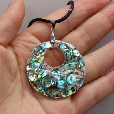 Elegant Natural Mother-Of-Shell Abalone Pendant Water Drop Necklace On Leather Cord detail 1