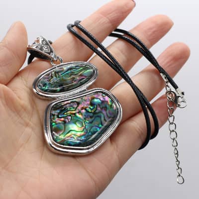 Elegant Natural Mother-Of-Shell Abalone Pendant Water Drop Necklace On Leather Cord detail 4