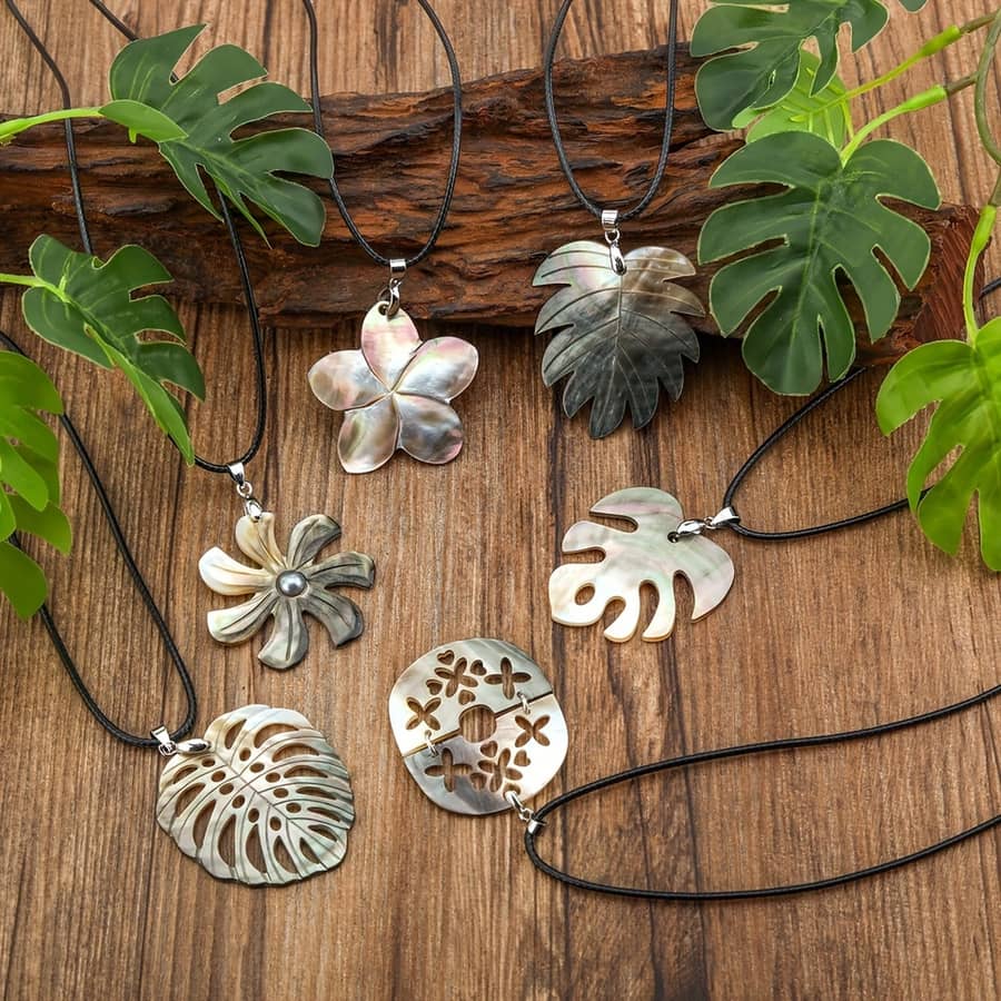 Mother Of Pearl Maori Fish Hook Pendant With Turtle And Monstera Leaf Shell PU Leather String Hawaiian Necklace - main