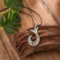Mother Of Pearl Maori Fish Hook Pendant With Turtle And Monstera Leaf Shell PU Leather String Hawaiian Necklace 5