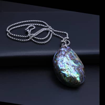 Oval Abalone Shell Pendant Natural Mother Of Pearl Necklace With Stainless Steel Chain detail 3