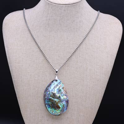 Oval Abalone Shell Pendant Natural Mother Of Pearl Necklace With Stainless Steel Chain detail 6