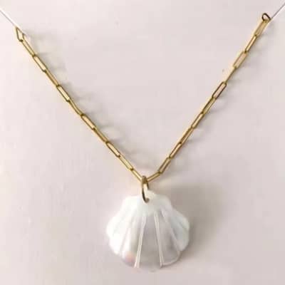 Gold Color Stainless Steel Natural Shell Scallop Pendant Necklace Mother of Pearl detail 1