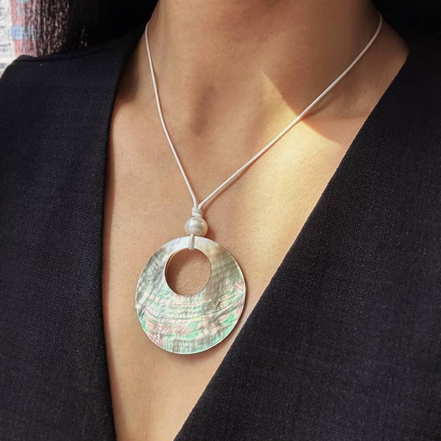 Boho Chic Natural Black Mother Pearl Shell Choker Necklace - main