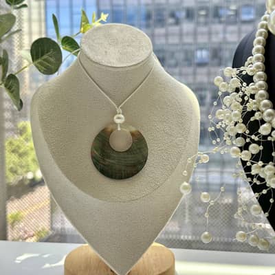 Boho Chic Natural Black Mother Pearl Shell Choker Necklace detail 6