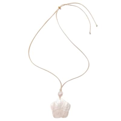 Natural Shell Choker Necklace With Stainless Steel Plum Blossom Pendant detail 2