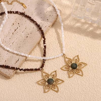 INS Style Petal Pendant Handmade Natural Stone Necklace Stainless Steel Plated 18K Gold Necklace detail 4