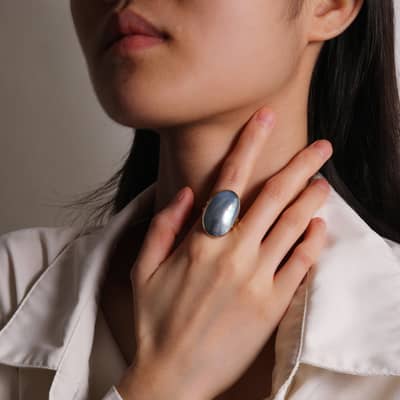 Romantic Natural Shell Luster Ring with Dreamy Shine detail 2