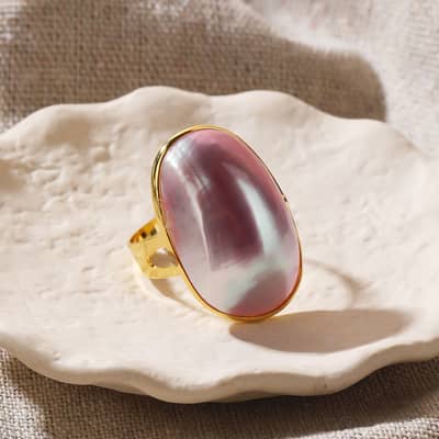 Romantic Natural Shell Luster Ring with Dreamy Shine detail 4