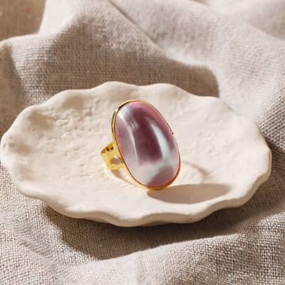 Romantic Natural Shell Luster Ring with Dreamy Shine detail 6