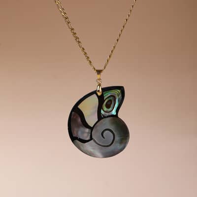 Luxury Natural White Yellow Shell Abalone Pendant Claw Setting Inlay Gold Plated Copper Chain Necklace detail 6