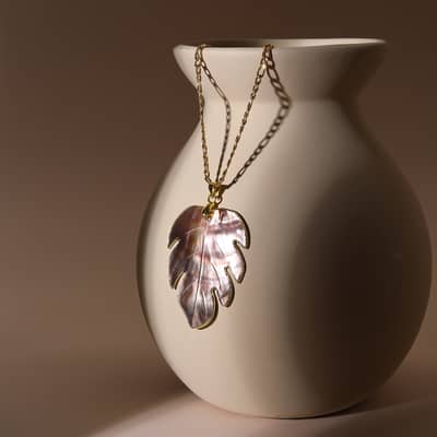 Bohemian White Grey Purple Shell Leaf Pendant Necklace Copper Chain Claw Setting Wedding Anniversary detail 6