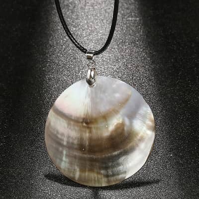 Trendy Natural Shell Mother Of Pearl Pendant Necklace On Rope Chain detail 1