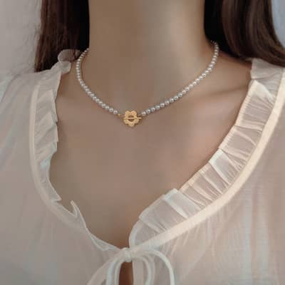 Elegant Gold Plated Chain Choker With Round White Natural Pearl Pendant detail 2