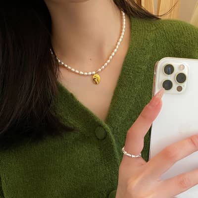 Gold Plated Stainless Steel Rice Shape Natural Pearl Bead Chain Relief Rose Pendant Necklace detail 6