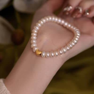 Korean Natural Freshwater Baroque Pearl Beaded Bracelet Gold Plated Stainless Steel Heart Charm Bracelet detail 3
