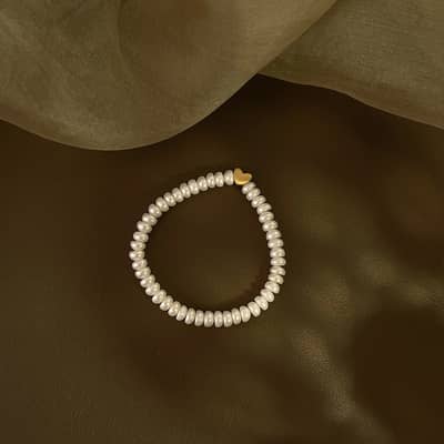 Korean Natural Freshwater Baroque Pearl Beaded Bracelet Gold Plated Stainless Steel Heart Charm Bracelet detail 4