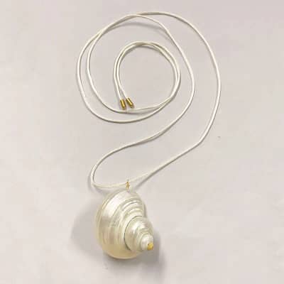 Vacation Conch Shell Bamboo Chain Necklace With Blue Pendant detail 5