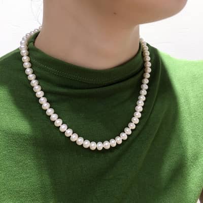 Elegant Natural Freshwater Pearl Necklace Bun Round Baroque Pearl Beaded detail 2