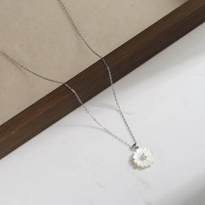 14K Gold Plated 925 Sterling Silver Chain Necklace Natural White Shell Flower Pendant detail 3